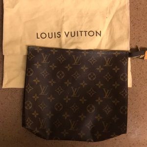 Louie Vuitton pouch